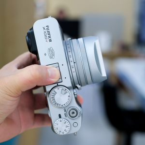 Fujifilm X100V - Silver likenew Fujifilm X100V - Silver likenew