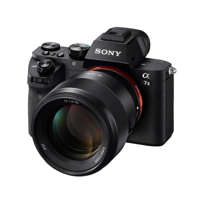 Sony FE 85mm F/1.8 - Likenew 98%