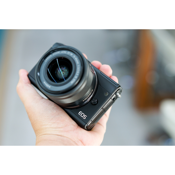 Canon EOS M100 + Kit Lens 15-45mm - Likenew