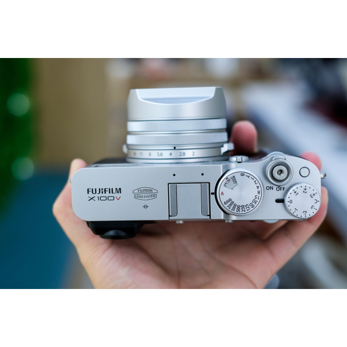 Fujifilm X100V - Silver likenew Fujifilm X100V - Silver likenew