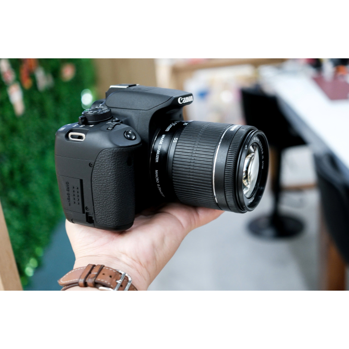Canon EOS 700D  + kit 18-55mm - Likenew (2nd)